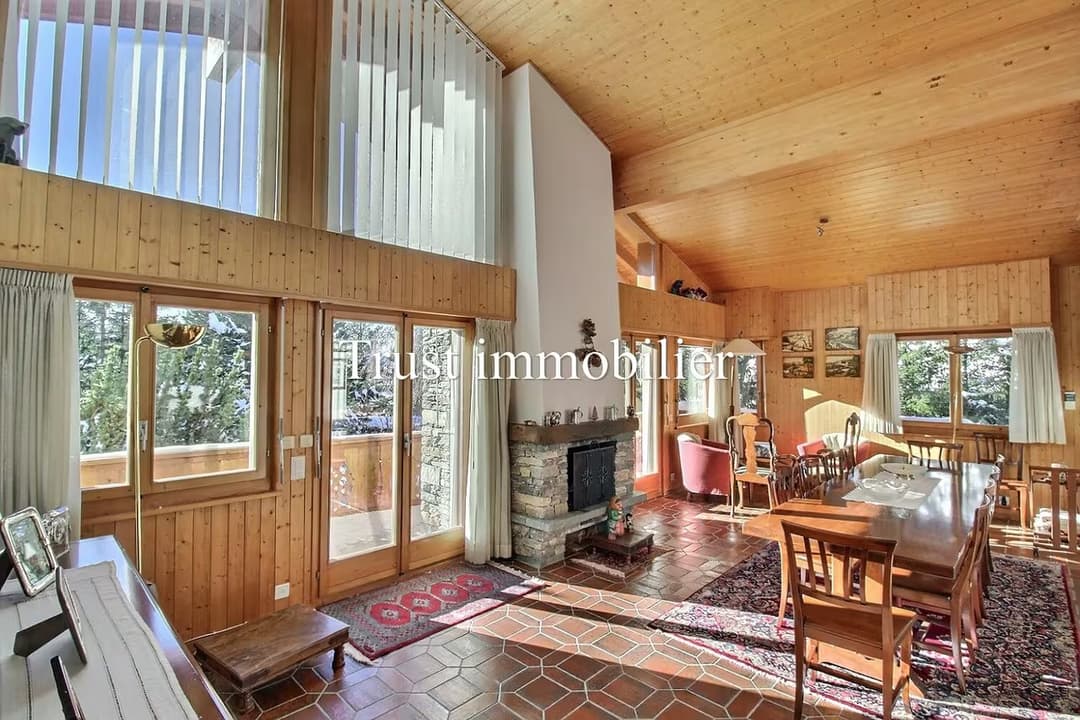 385 – Maison 7.5 pièces  –  330 m²
