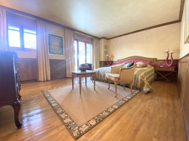 1749 – Appartement 5.5 pièces – 7700 CHF – 260 m²