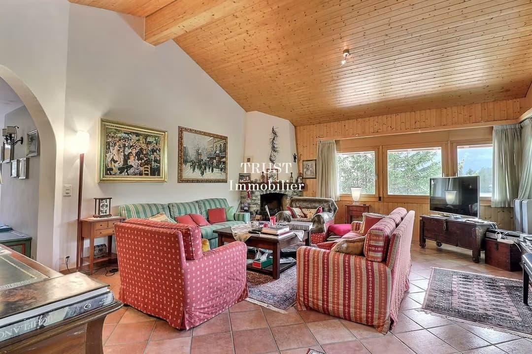 385 – Maison 7.5 pièces  –  330 m²