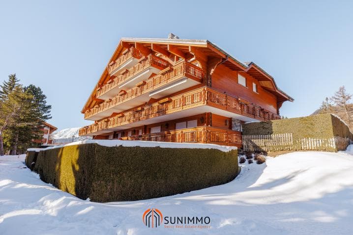 1749 – Appartement 5.5 pièces – 7700 CHF – 260 m²