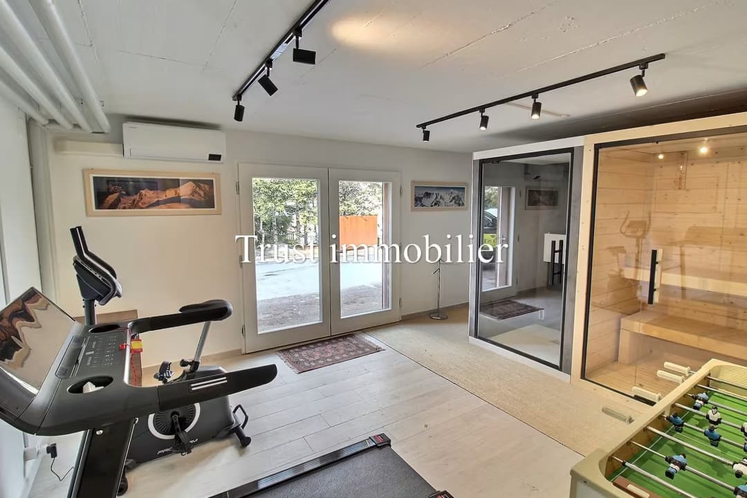 385 – Maison 7.5 pièces  –  330 m²