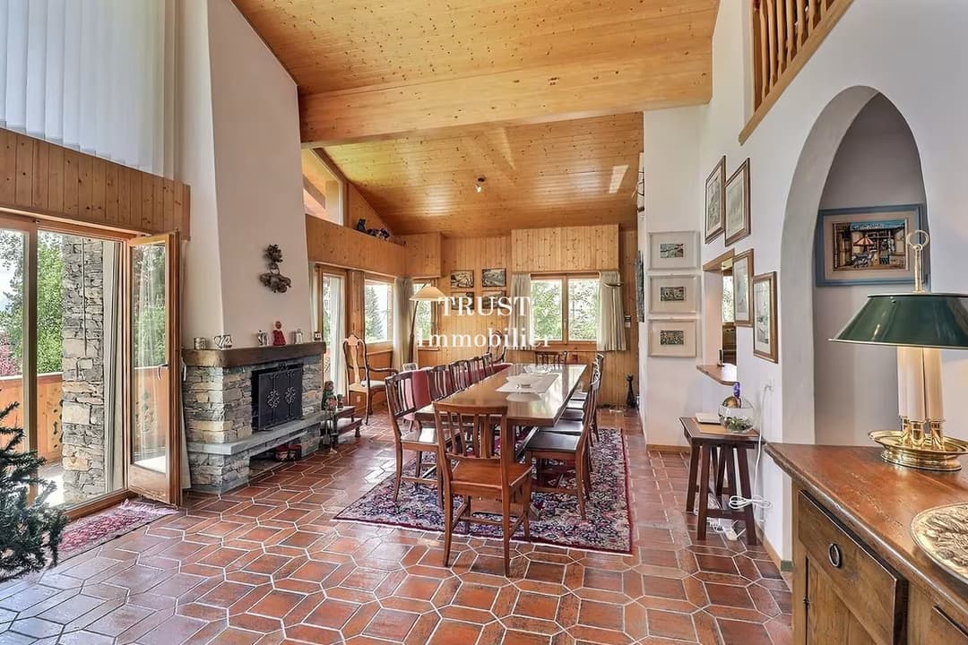 385 – Maison 7.5 pièces  –  330 m²