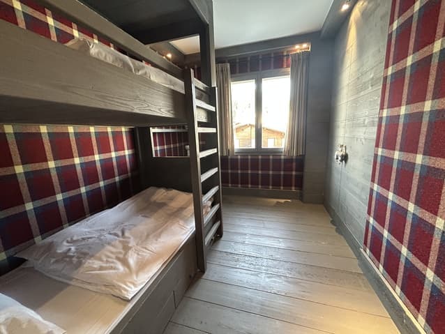 1725 – Appartement 4 pièces –  2450 CHF –