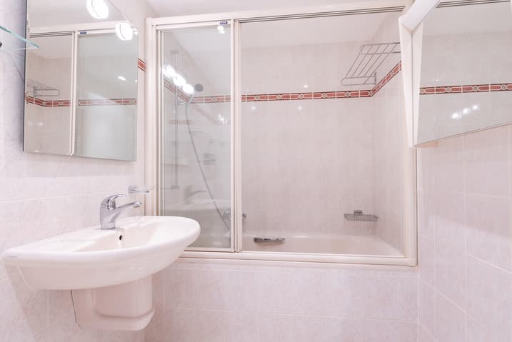 446 – Appartement 4 pièces – 2450CHF