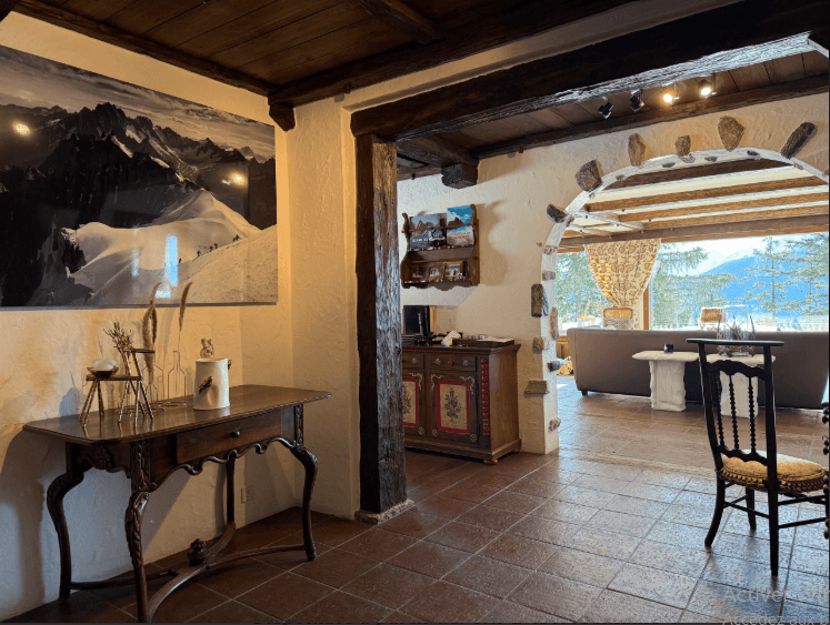 435 – Appartement 4 pièces – 2450CHF – 250m²