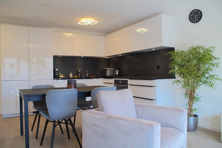 472 – Appartement 2 pièces – 1300 CHF – 65 m²
