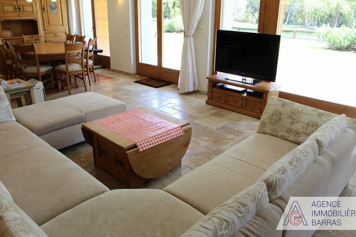 711 – Appartement 6 pièces – 3950000 – CHF 167 m²