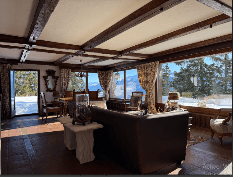 435 – Appartement 4 pièces – 2450CHF – 250m²