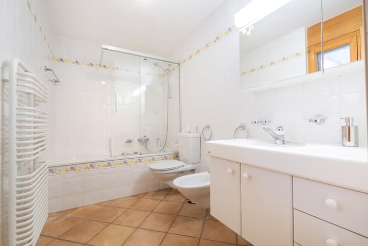 455 – Appartement 6 pièces – 4410 CHF – 180 m²