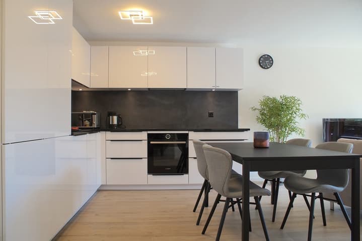 472 – Appartement 2 pièces – 1300 CHF – 65 m²