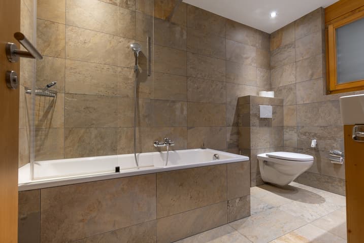 455 – Appartement 6 pièces – 4410 CHF – 180 m²