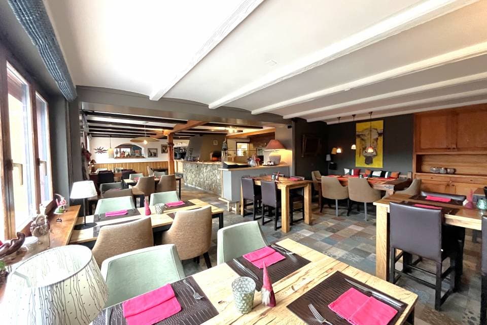 761 – Commerce  – 2500000CHF – 390m²