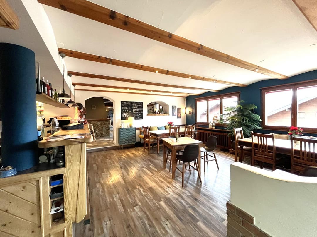761 – Commerce  – 2500000CHF – 390m²