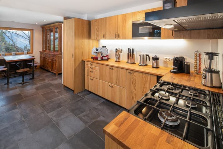 489 – Maison 10 pièces – 8400CHF – 300m²
