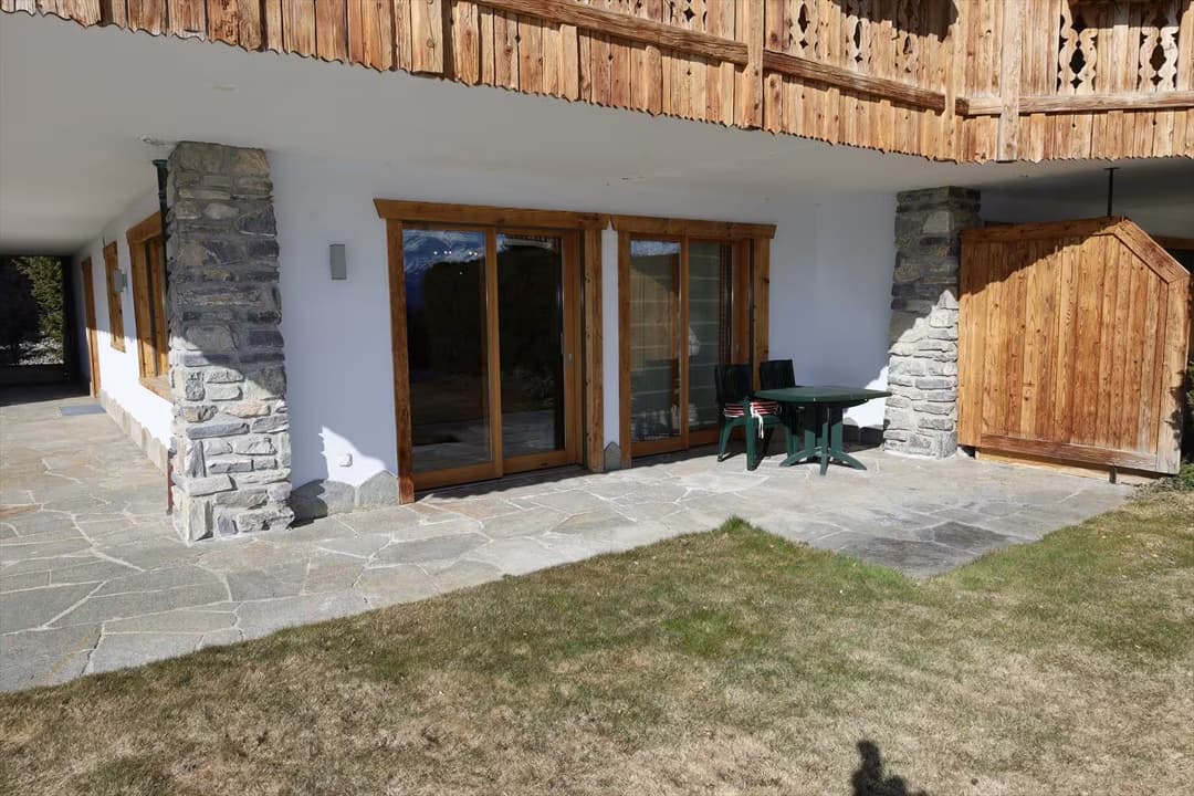 546 – Appartement  3.5 pièces  3300CHF –  100m²