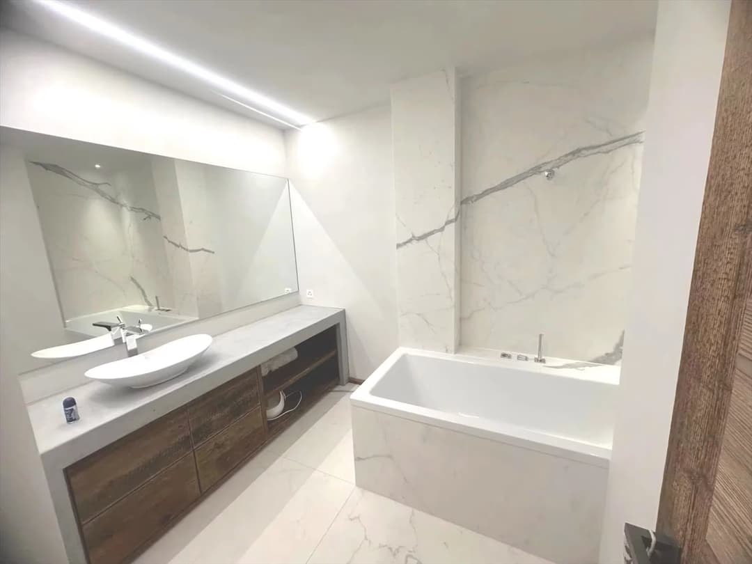 523 – Appartement 5.5 pièces – 200 m²