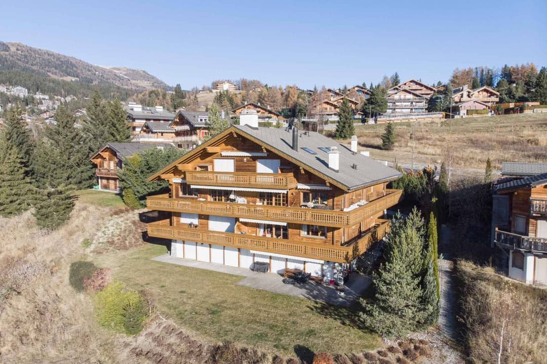 850 – Appartement 6.5 pièces – 3450000CHF – 327m²