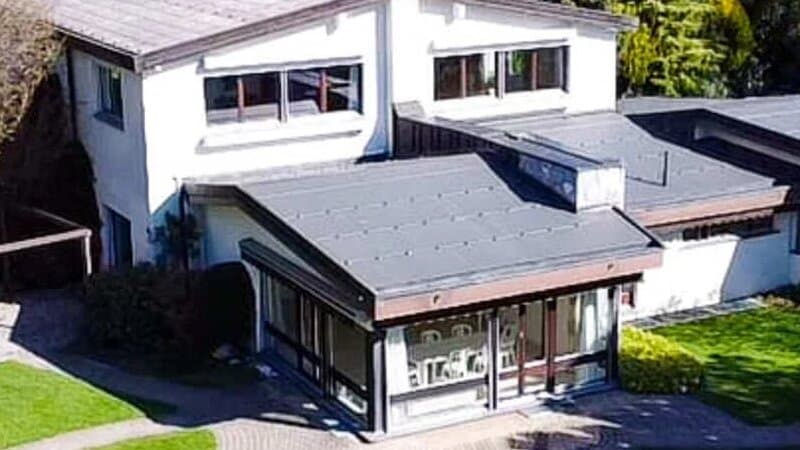 881 – Maison – 3990000CHF – 712m²
