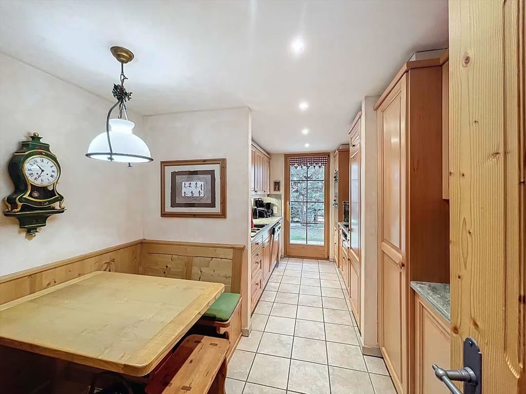 883 – Appartement 4.5 pièces – 4380000CHF – 174m²