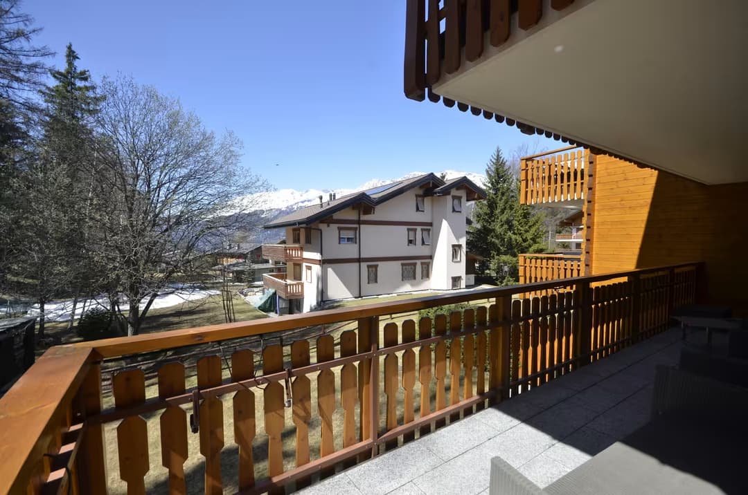 649 – Appartement – 4pièces – 3750CHF – 117m²