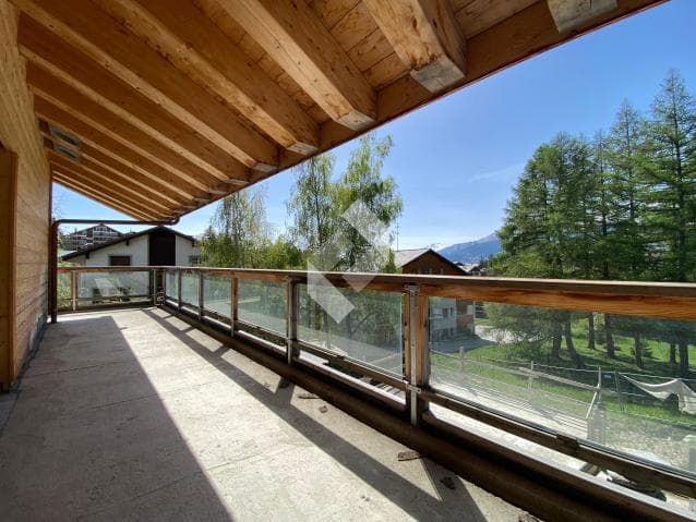 896 – Appartement 4.5 pièces – 4300000 CHF – 271 m²