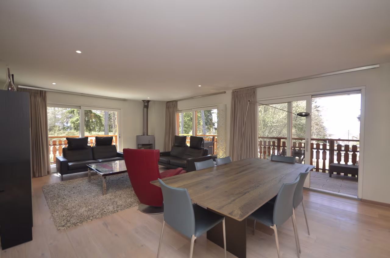 649 – Appartement – 4pièces – 3750CHF – 117m²