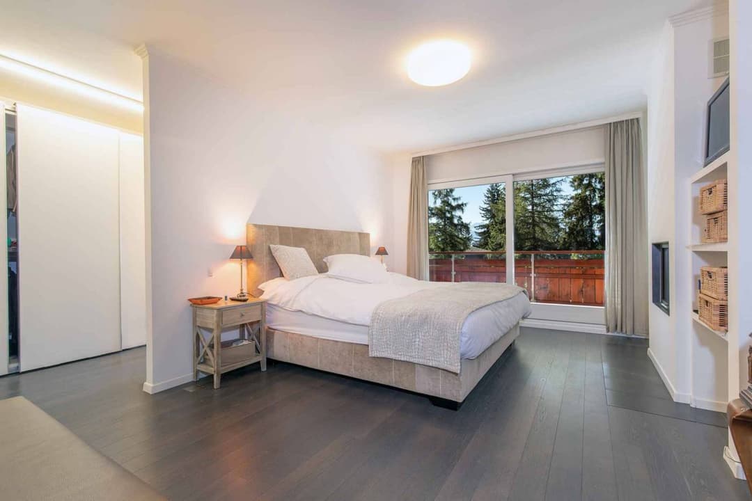 920 – Appartement 5.5 pièces – 225 m²