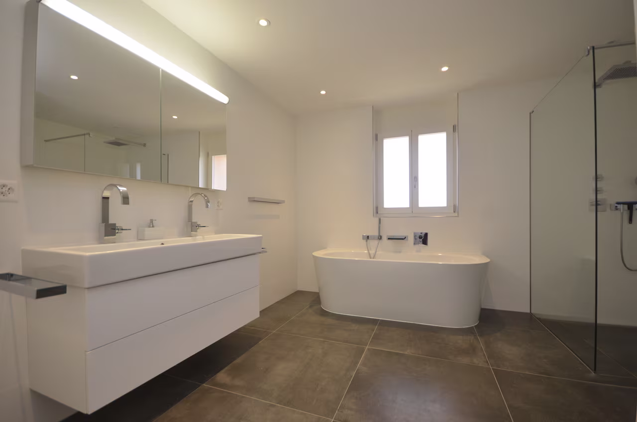 649 – Appartement – 4pièces – 3750CHF – 117m²