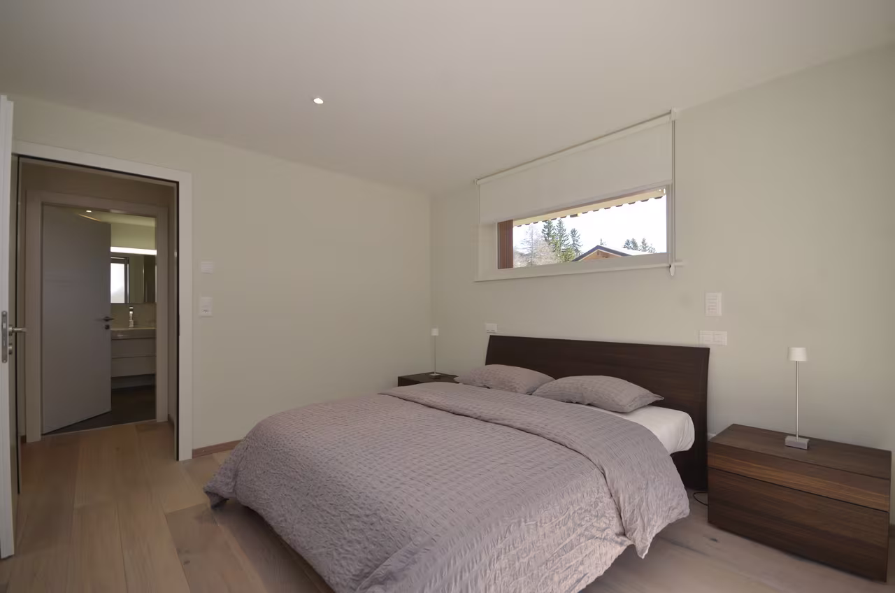 649 – Appartement – 4pièces – 3750CHF – 117m²