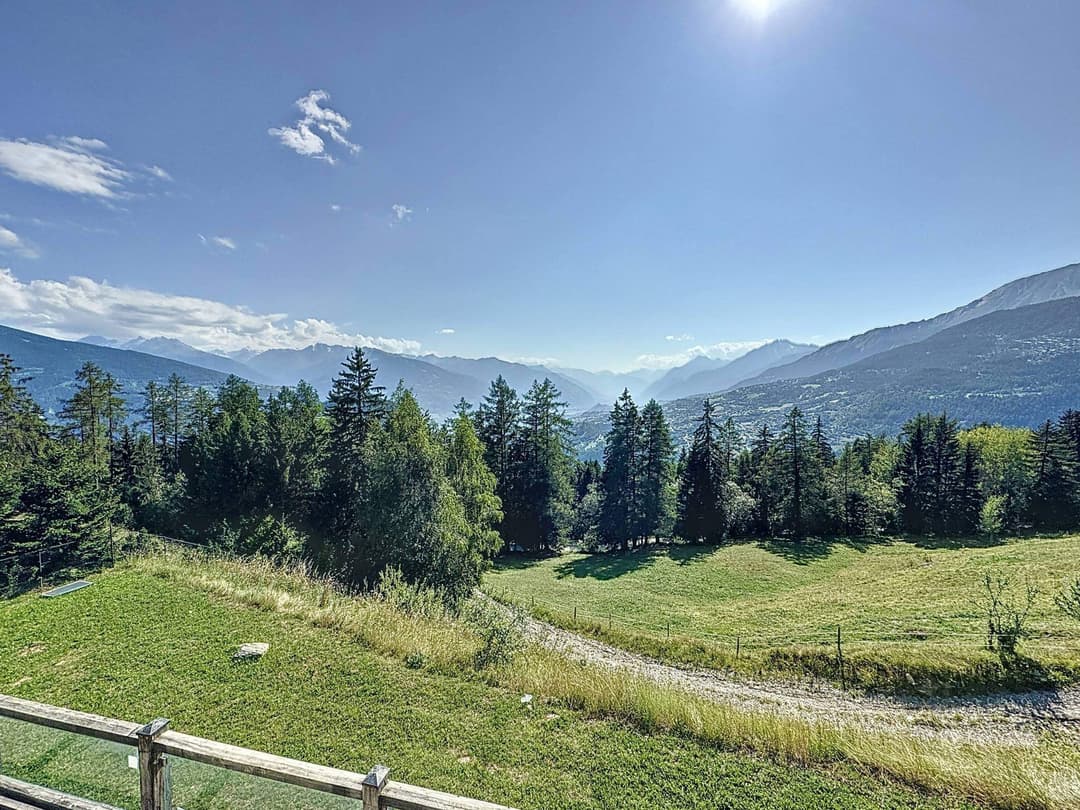 908 – Maison 14.5 pièces – 13000000 CHF – 1400 ²