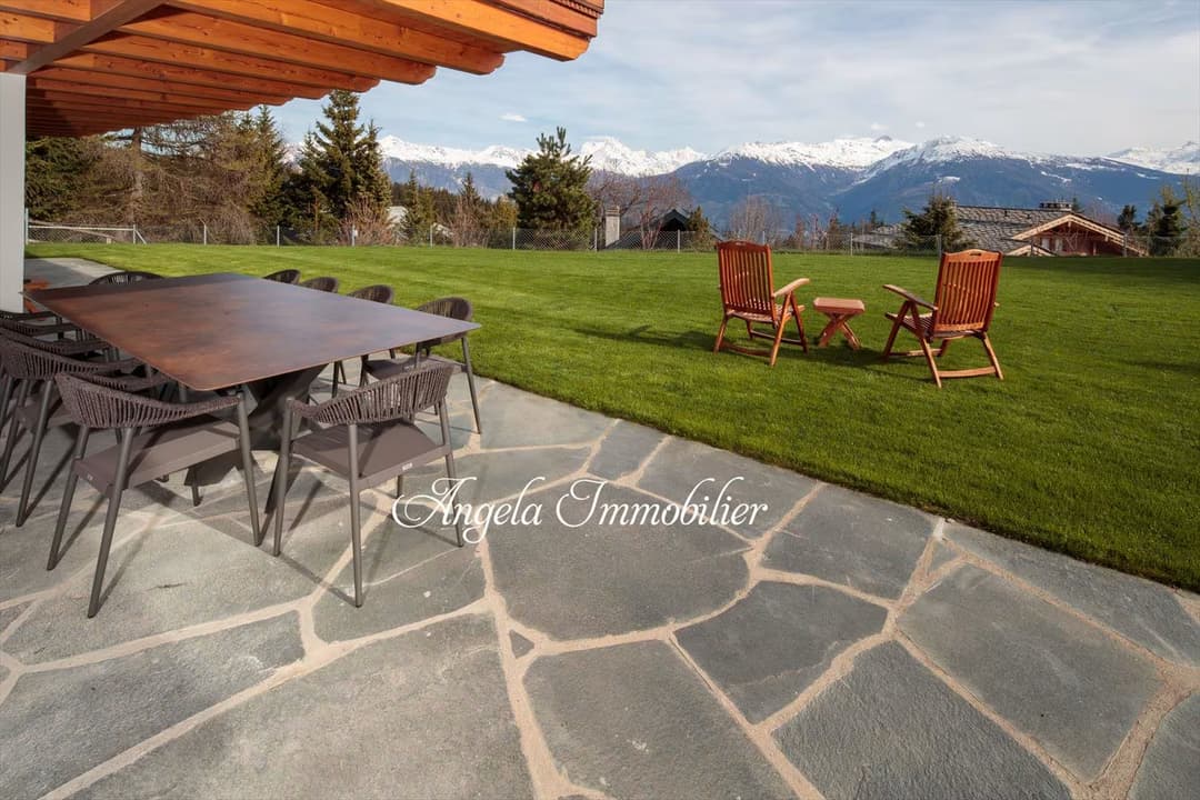 768 – Appartement 6 pièces – 230m²