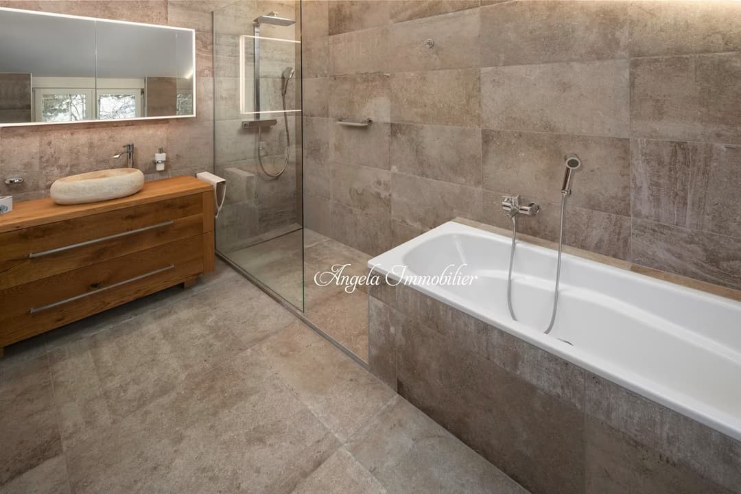 1018 -Maison – 5pièces – 4950000CHF  -300 m²