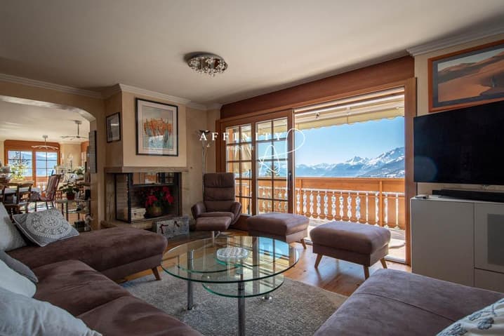 1072 – Appartement 8 pièces – 3200000CHF – 277m²