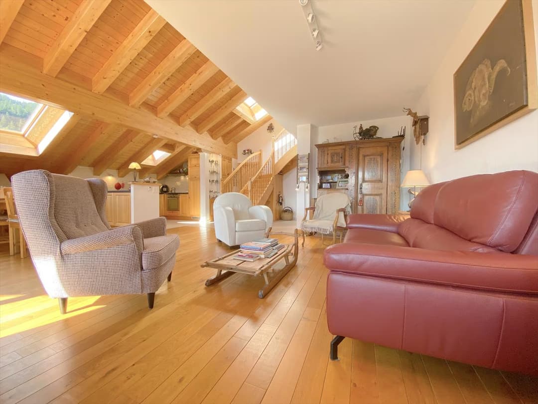 771 – Appartement 5,5 pièces – 9500CHF – 200m²