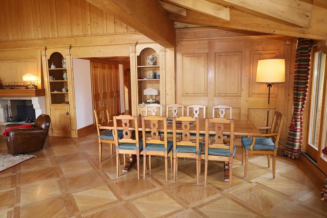 1075 – Appartement 5.5 pièces – 266.23 m²