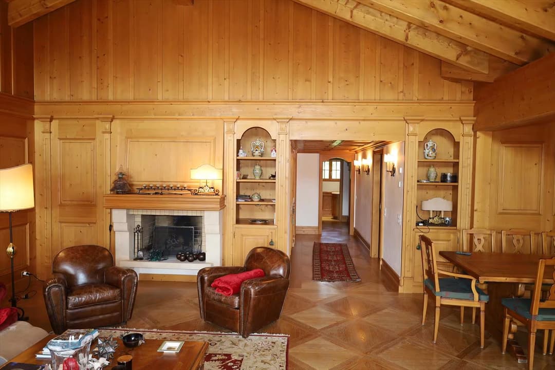 1075 – Appartement 5.5 pièces – 266.23 m²