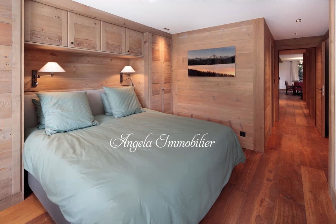 768 – Appartement 6 pièces – 230m²