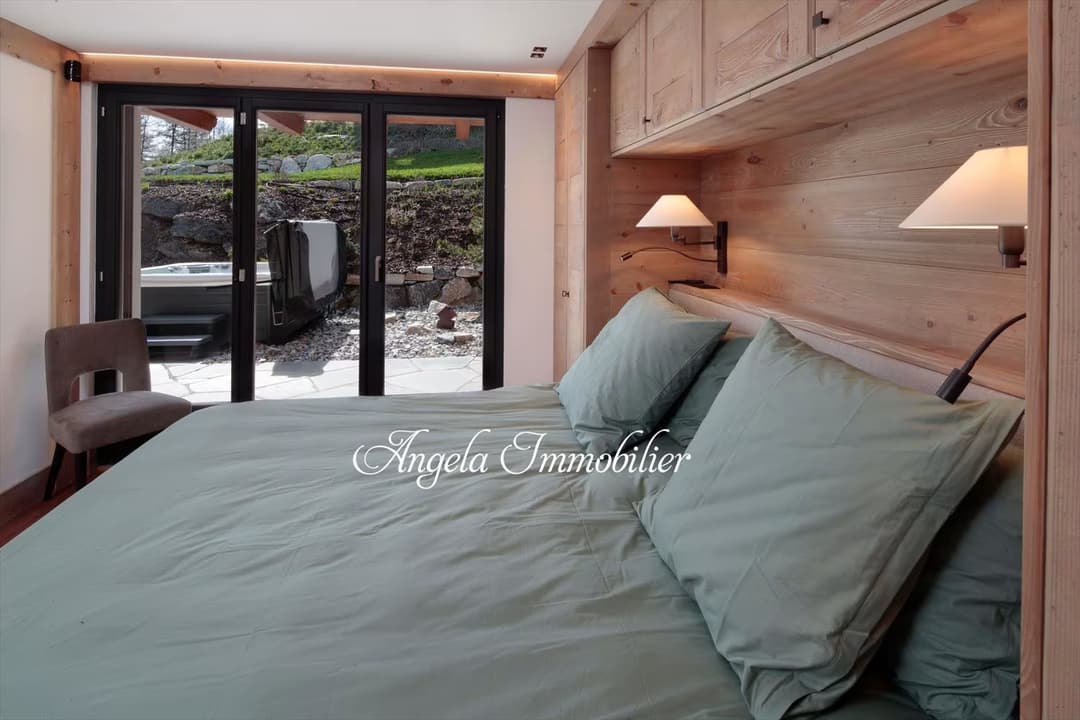 768 – Appartement 6 pièces – 230m²