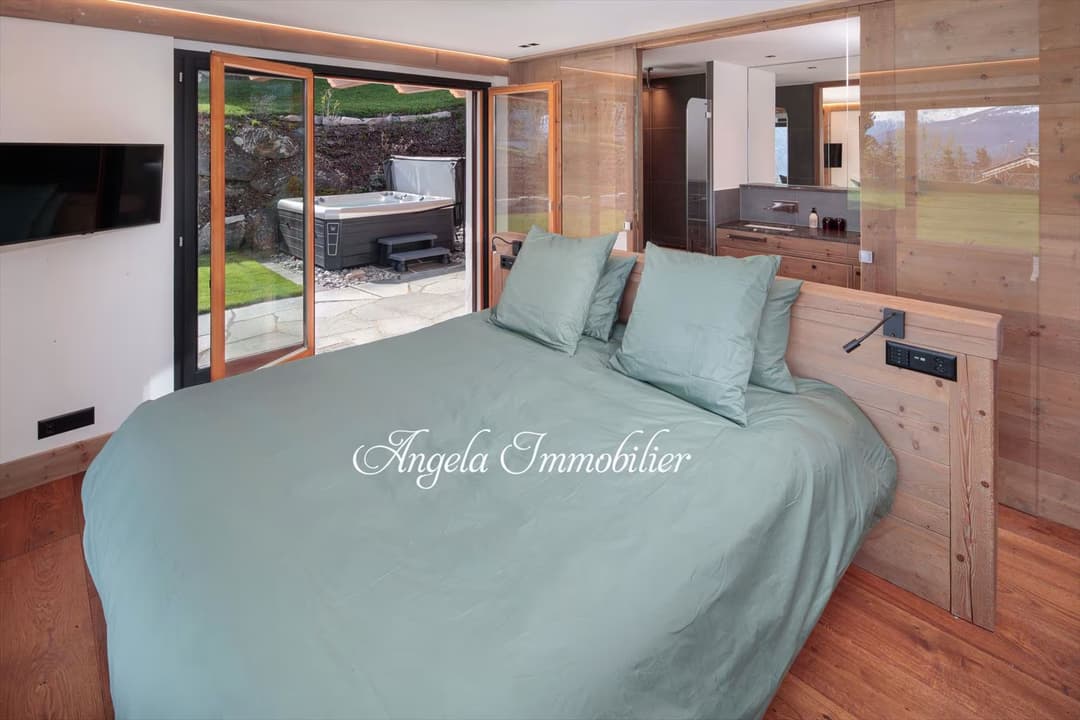 768 – Appartement 6 pièces – 230m²