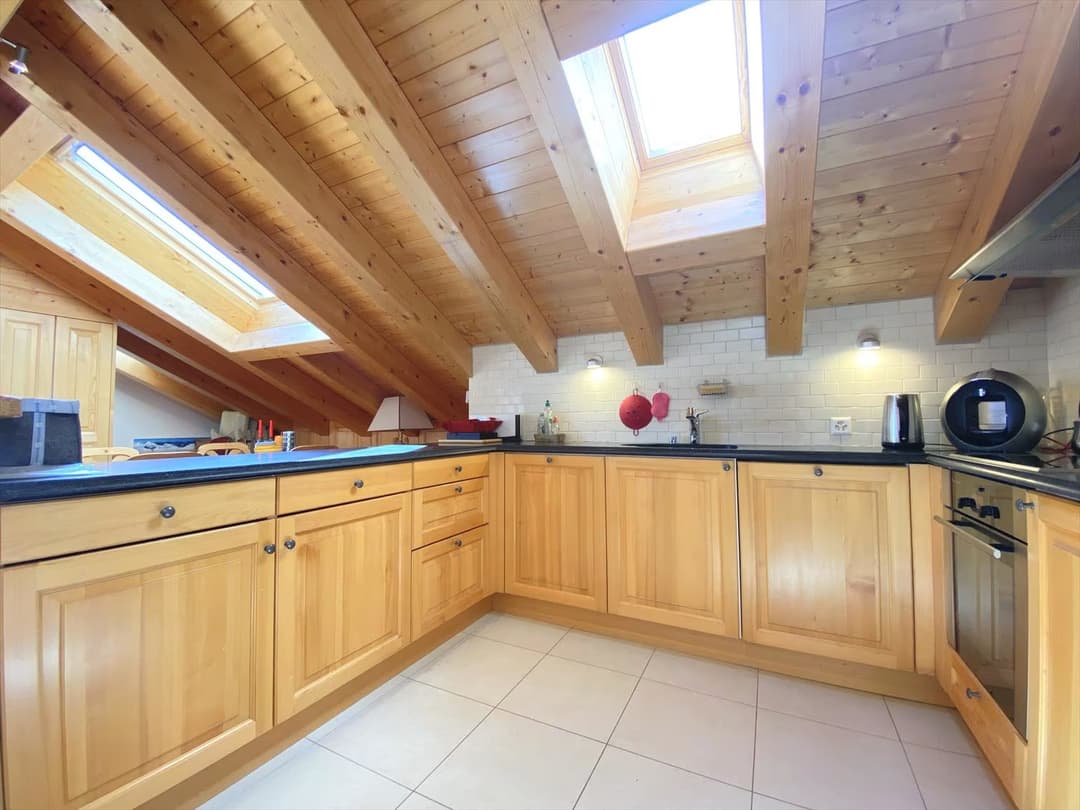 771 – Appartement 5,5 pièces – 9500CHF – 200m²