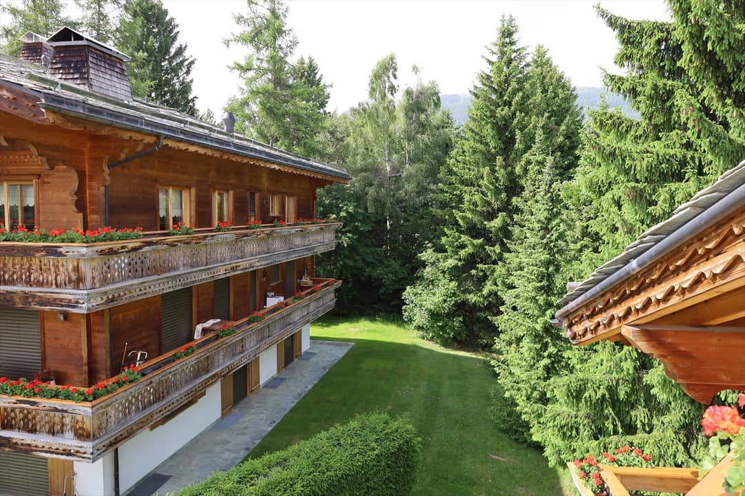 1075 – Appartement 5.5 pièces – 266.23 m²