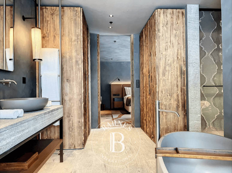 1100 – Appartement 4.5 pièces – 238 m²