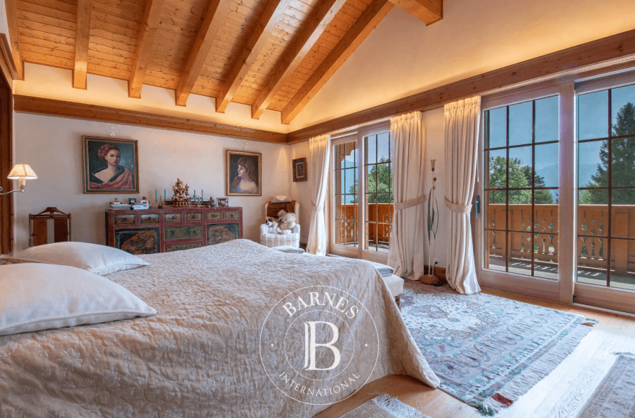 1103 – Maison 15 pièces – 2107 m²