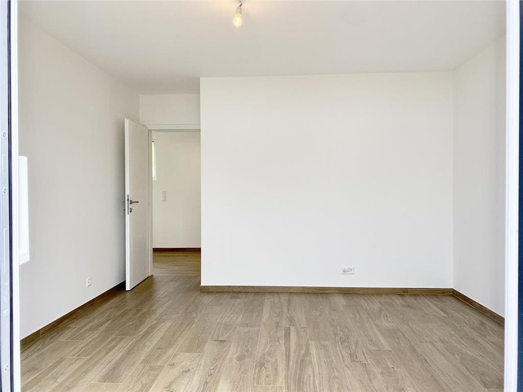 871 – Maison 5.5 pièces – 4500 CHF – 300 m²