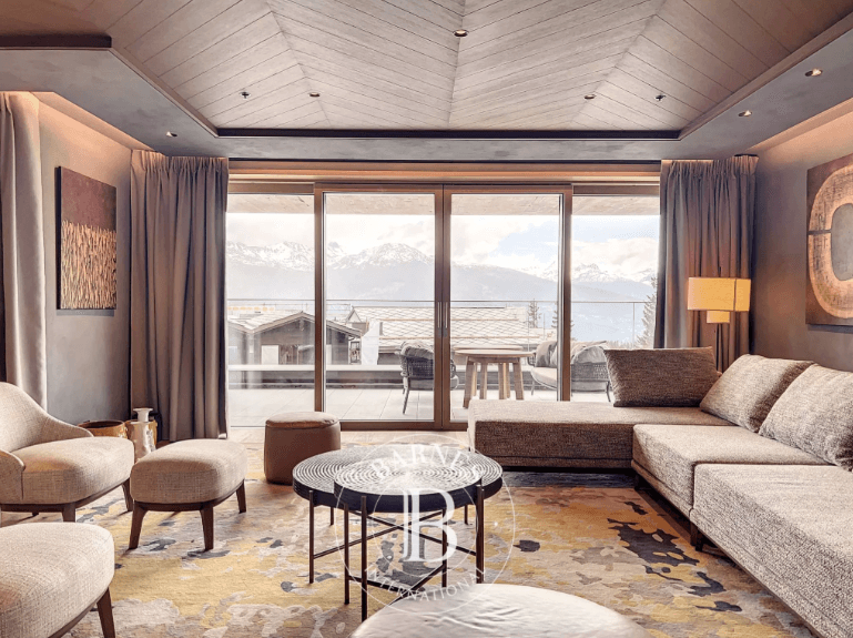 1100 – Appartement 4.5 pièces – 238 m²