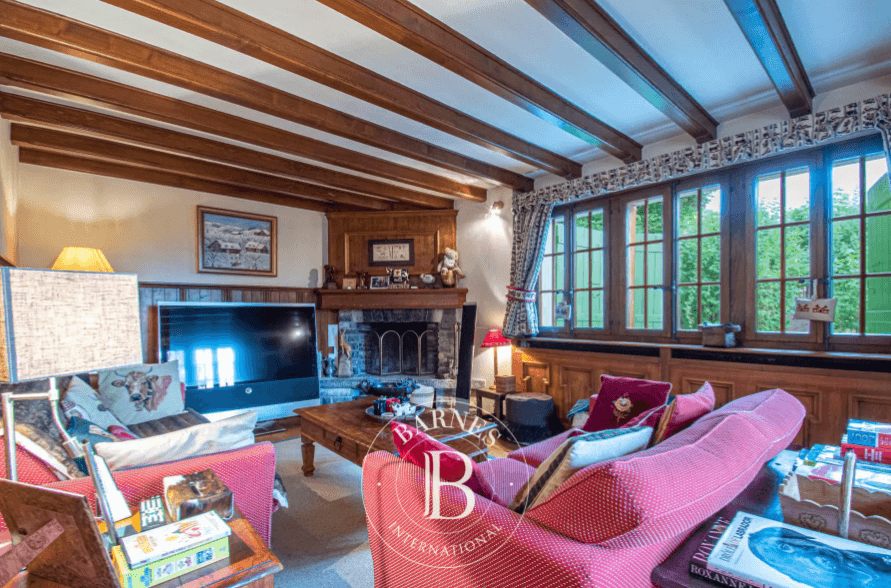 1103 – Maison 15 pièces – 2107 m²