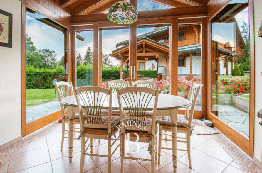 1103 – Maison 15 pièces – 2107 m²