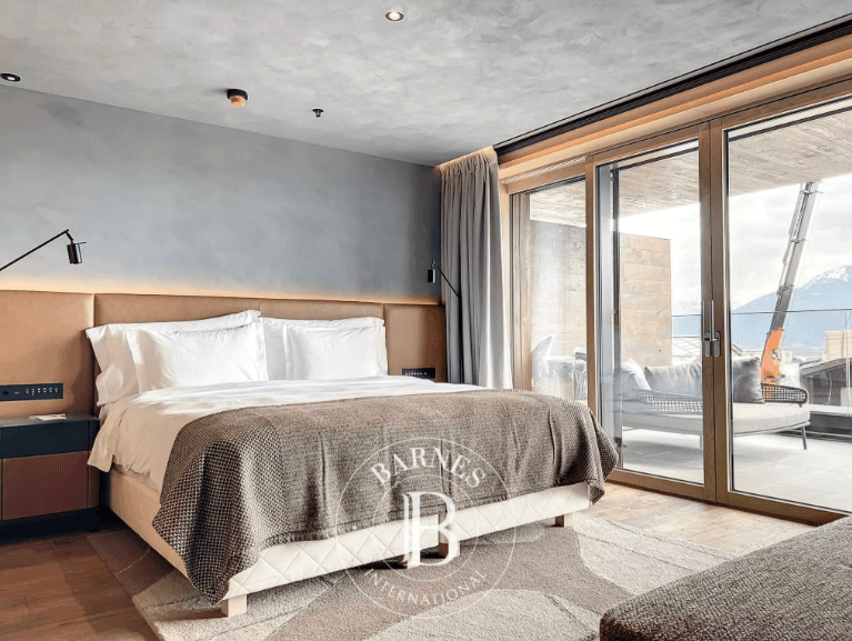 1100 – Appartement 4.5 pièces – 238 m²