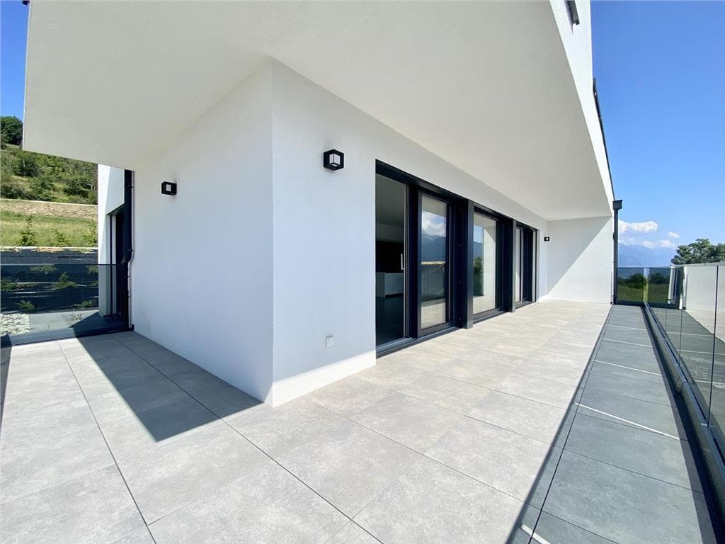 871 – Maison 5.5 pièces – 4500 CHF – 300 m²