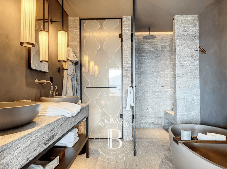 1100 – Appartement 4.5 pièces – 238 m²